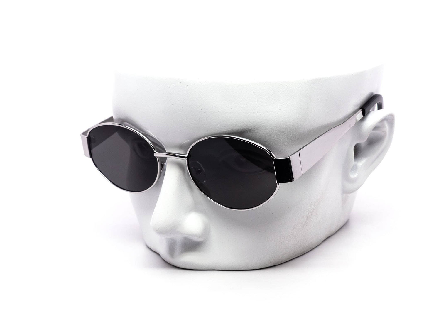 Semi-Oval Metal Temple Street Style Sunglasses